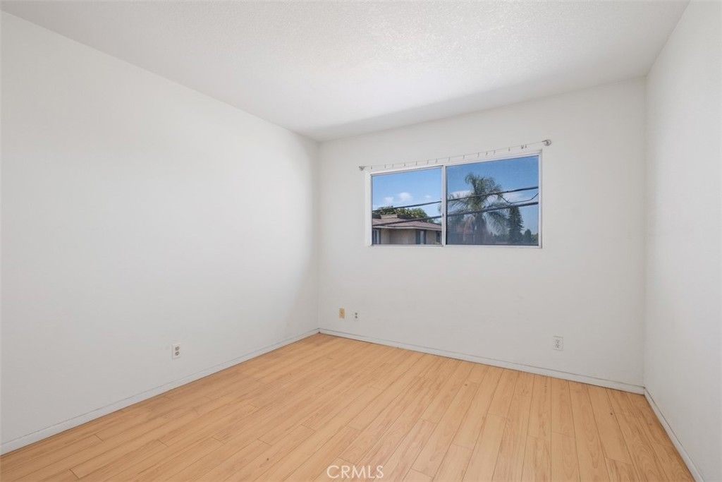 listing image 130724461653124500377