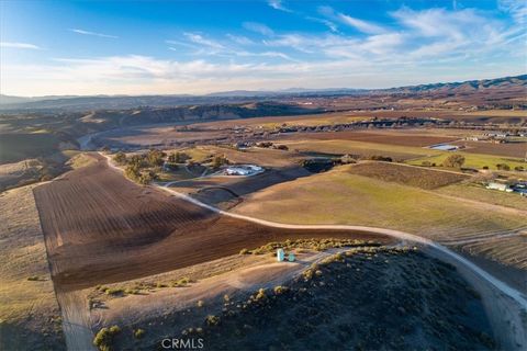 Photo of 7201 Airport Road, Paso Robles, CA 93446 (MLS # SC25038973)