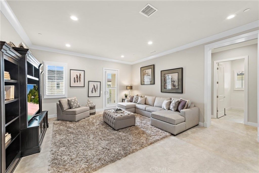 listing image 1307727574416