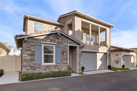 Photo of 20517 Martingale Place, Saugus, CA 91350 (MLS # OC25019236)