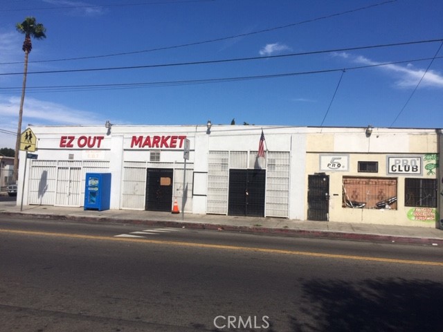 Multi tenant commercial building ,high traffic. Vacant ready to move in.