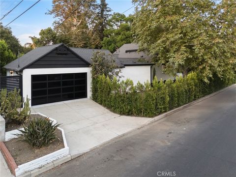 A home in Studio City