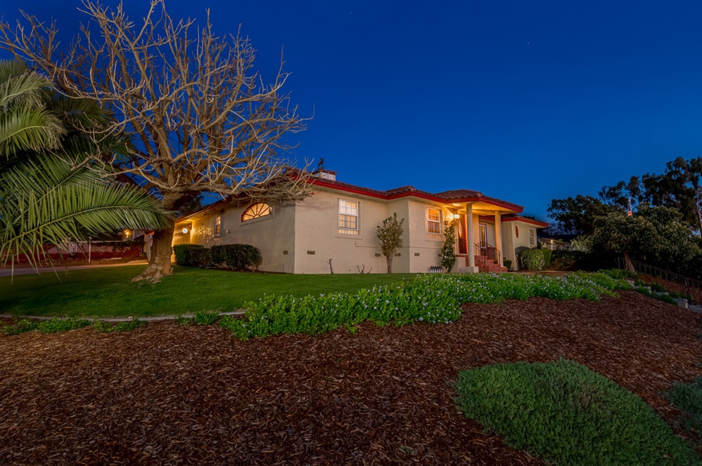 Beautiful one-story home in desirable Country Club neighborhood! Large elevated corner lot with great sunset views from front yard. 3-car garage with plenty of additional parking on long driveway. The backyard has a pool and fire pit - perfect for entertaining. Energy efficient exterior stucco recently completed. Hardwood floors, remodeled bathrooms, huge master suite wing and so much more makes this listing the best value in the neighborhood! Neighborhoods: Tarrytown Subdivision Equipment: Garage Door Opener,Pool/Spa/Equipment, Range/Oven Other Fees: 0 Sewer: Sewer Available Topography: GSL