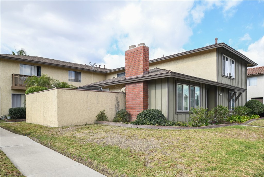 1221 S Sunburst Way