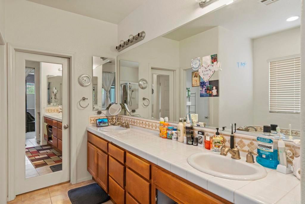 listing image 130724074481835016679