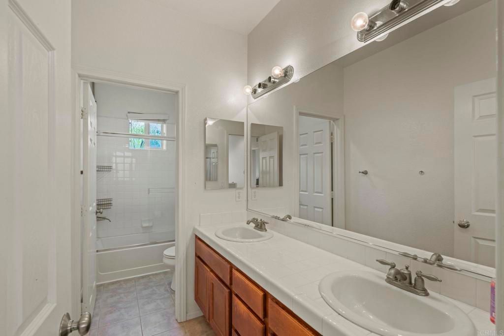 listing image 130726461901596374591