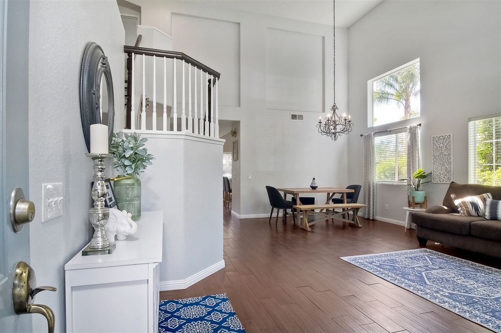 listing image 130723431883615528528