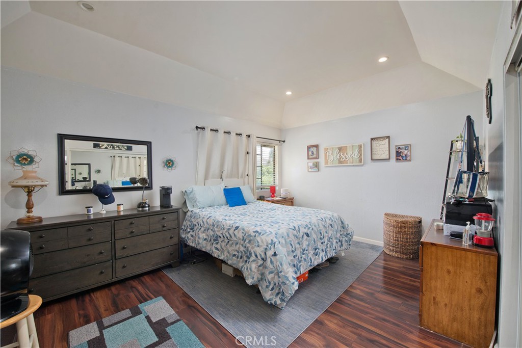 Photo 11 of 18 of 14924 Nordhoff Street 12 townhome