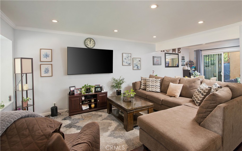 Photo 4 of 18 of 14924 Nordhoff Street 12 townhome