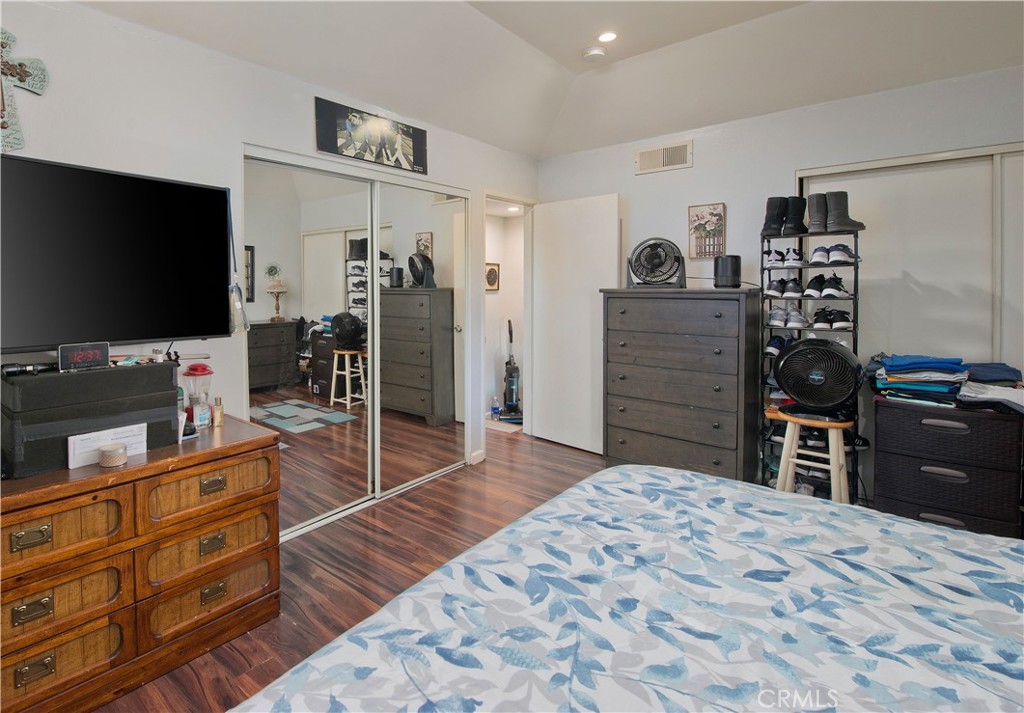 Photo 12 of 18 of 14924 Nordhoff Street 12 townhome