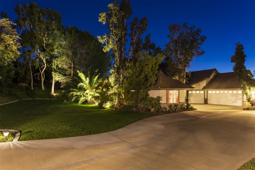 listing image 130720316957305841471