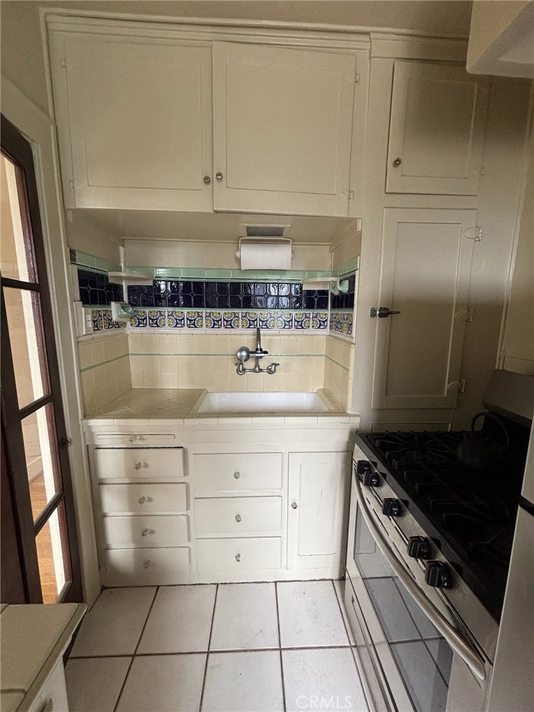 360 W Ocean Boulevard 209