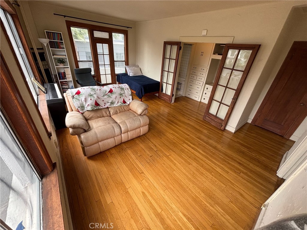 360 W Ocean Boulevard 209