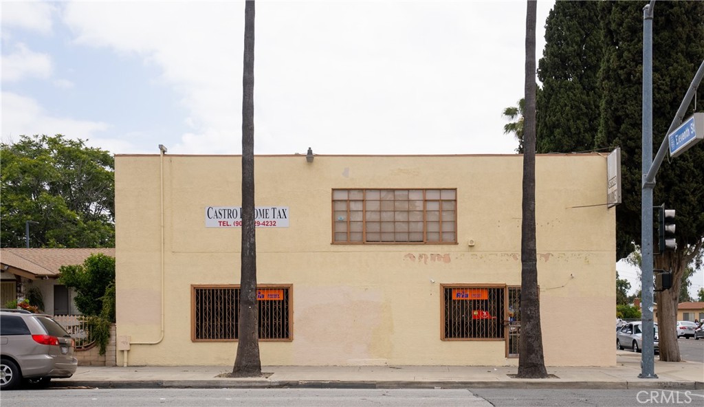 Corner Retail space for Lease with great street visibility and foot traffic. Space is available immediately and would be best for a convenience store. Plenty of parking available. Lease terms are negotiable. Contact Listing Agent to tour.
