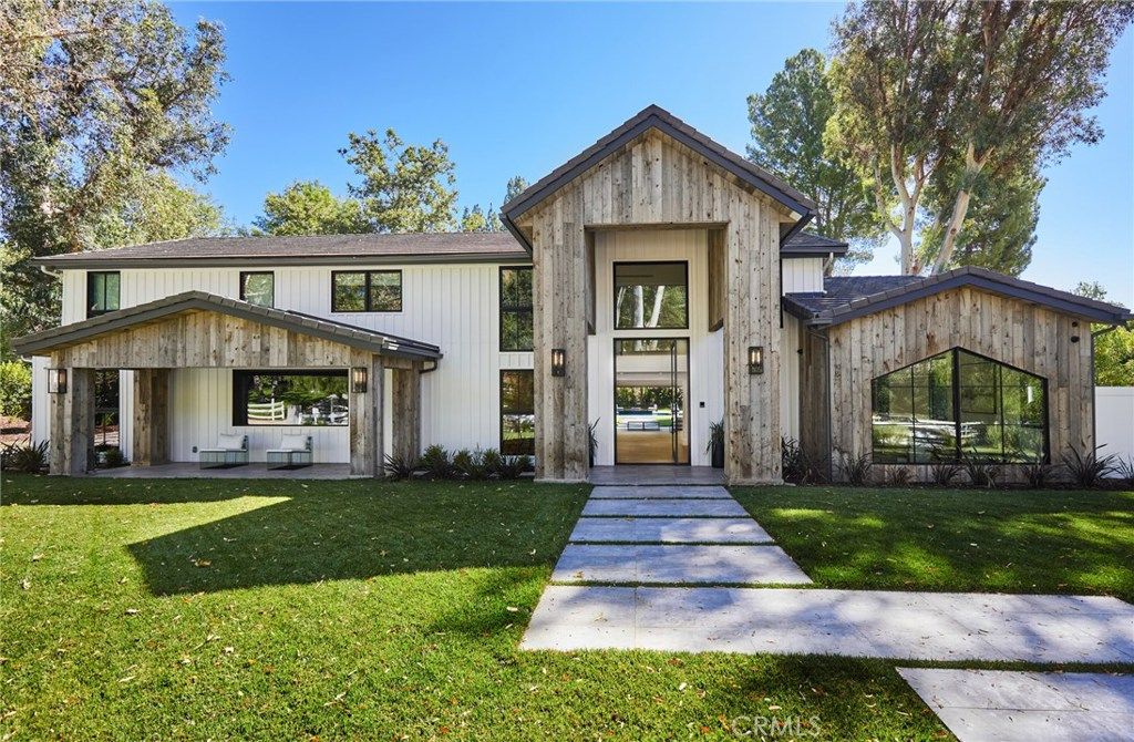 listing image 130720359094703249790
