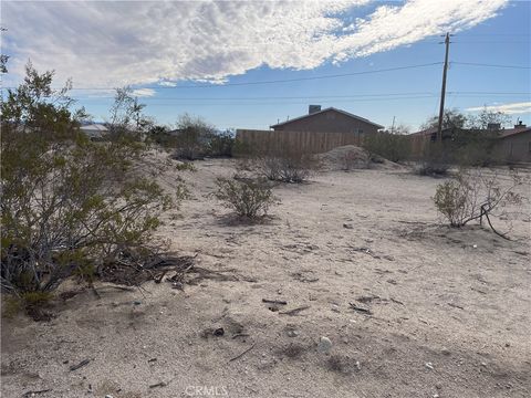 Photo of 0 Mariposa Avenue, 29 Palms, CA 92277 (MLS # OC23054133)