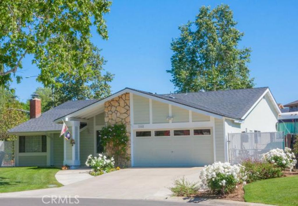 listing image 130724492548335433871