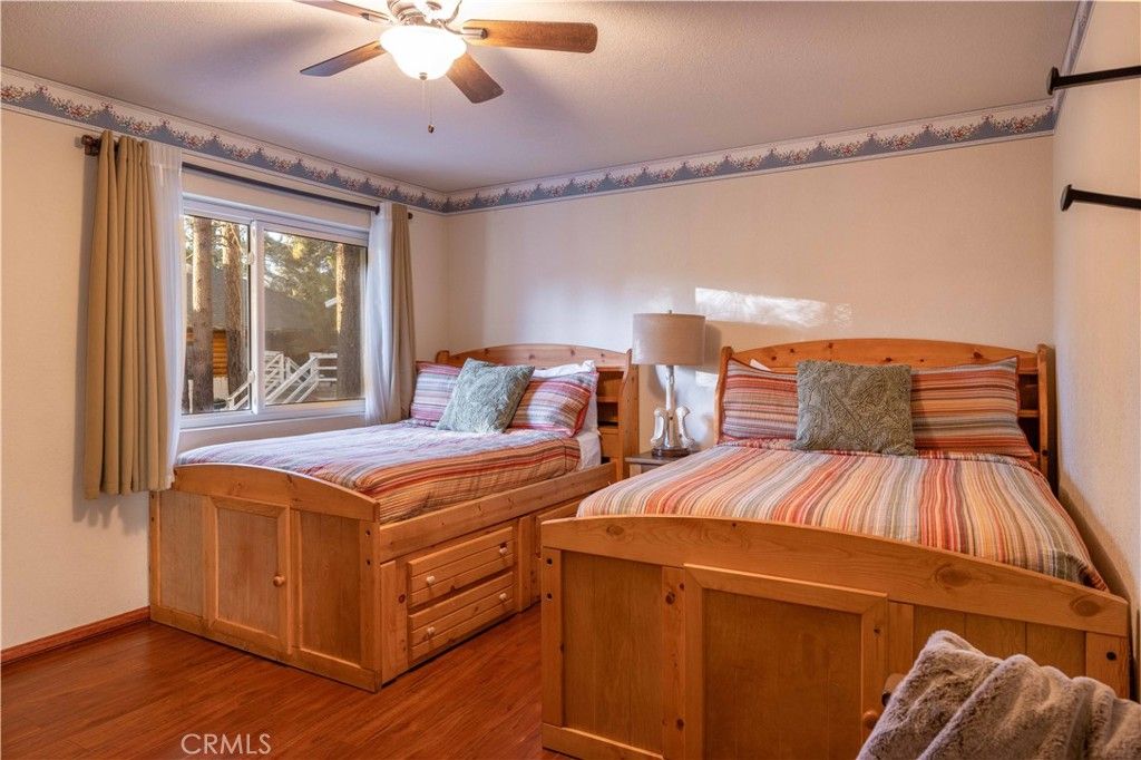 listing image 130729746408909756742