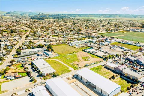 Tiny photo for 943 Huston Street, Grover Beach, CA 93433 (MLS # SC25064152)