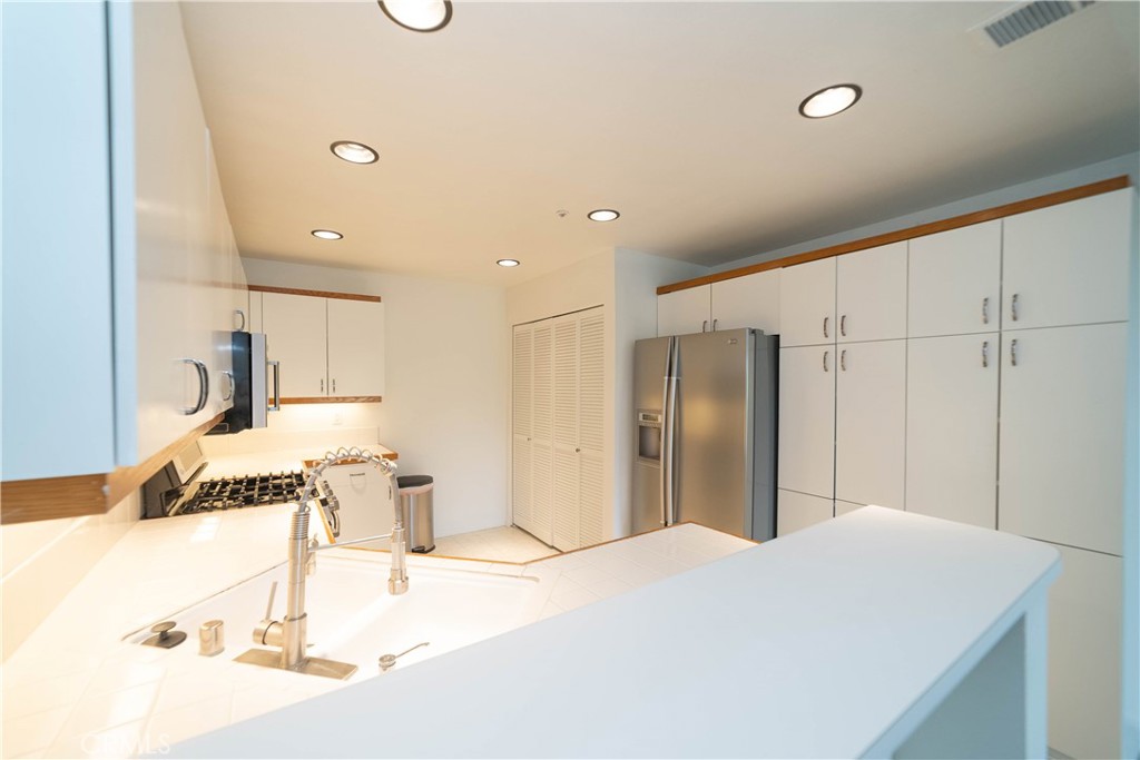 Photo 7 of 20 of 390 Via Lugano 102 townhome