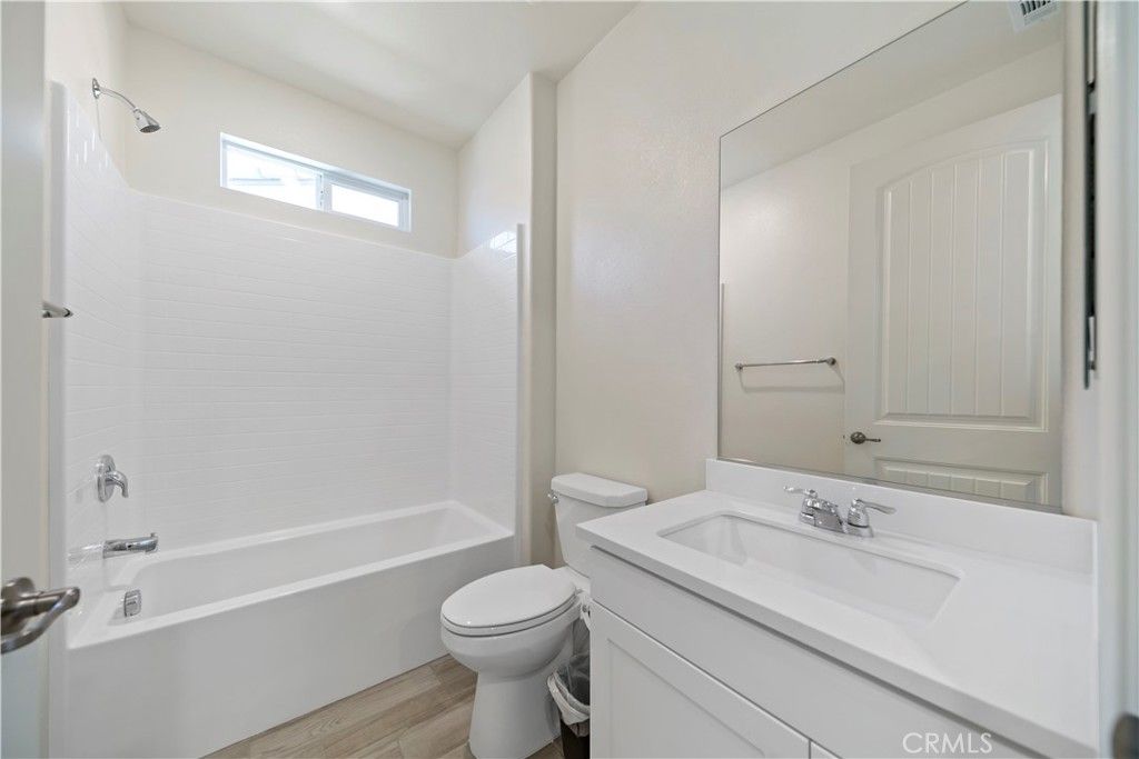 listing image 130726365916388225930