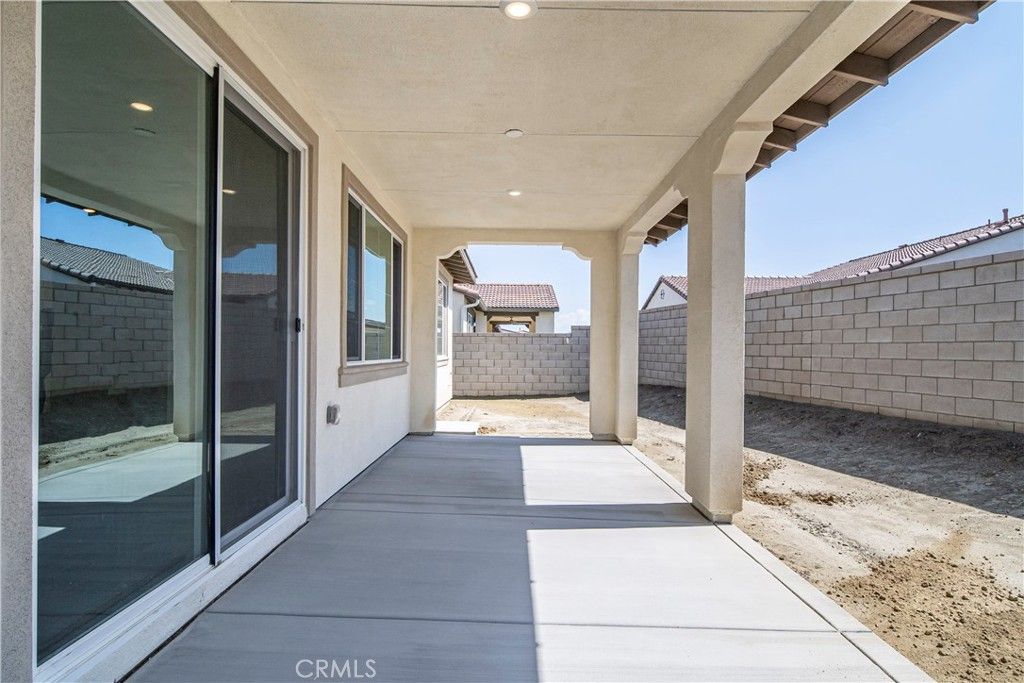 listing image 130720644783692195543