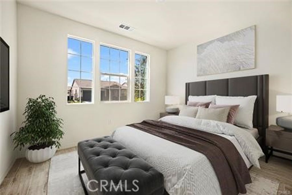 listing image 130726225491581562636