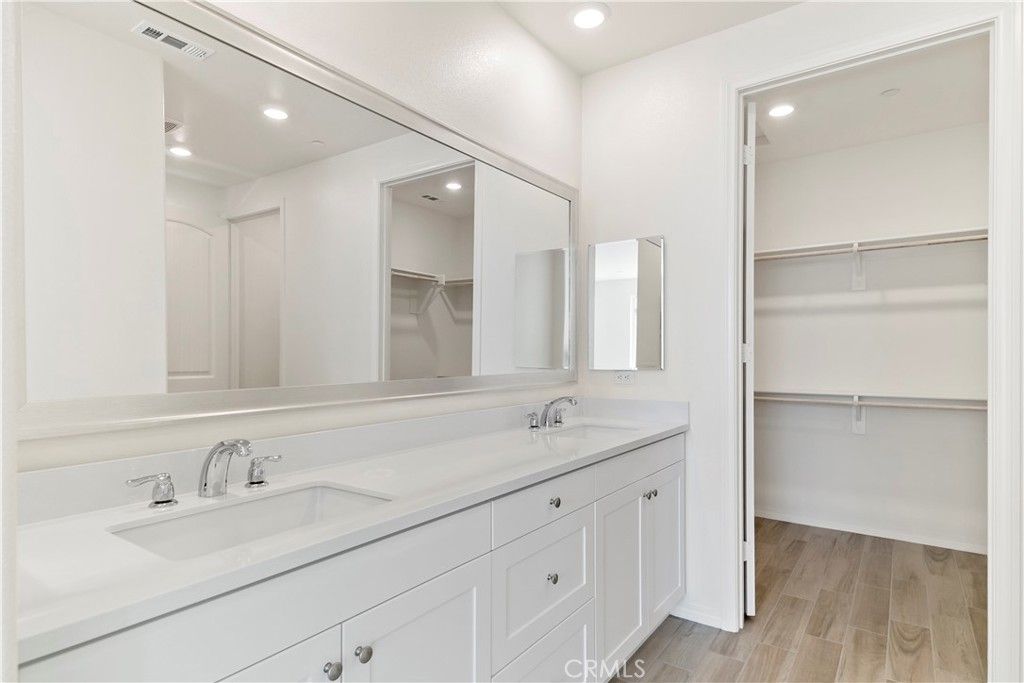 listing image 130725204694562300338