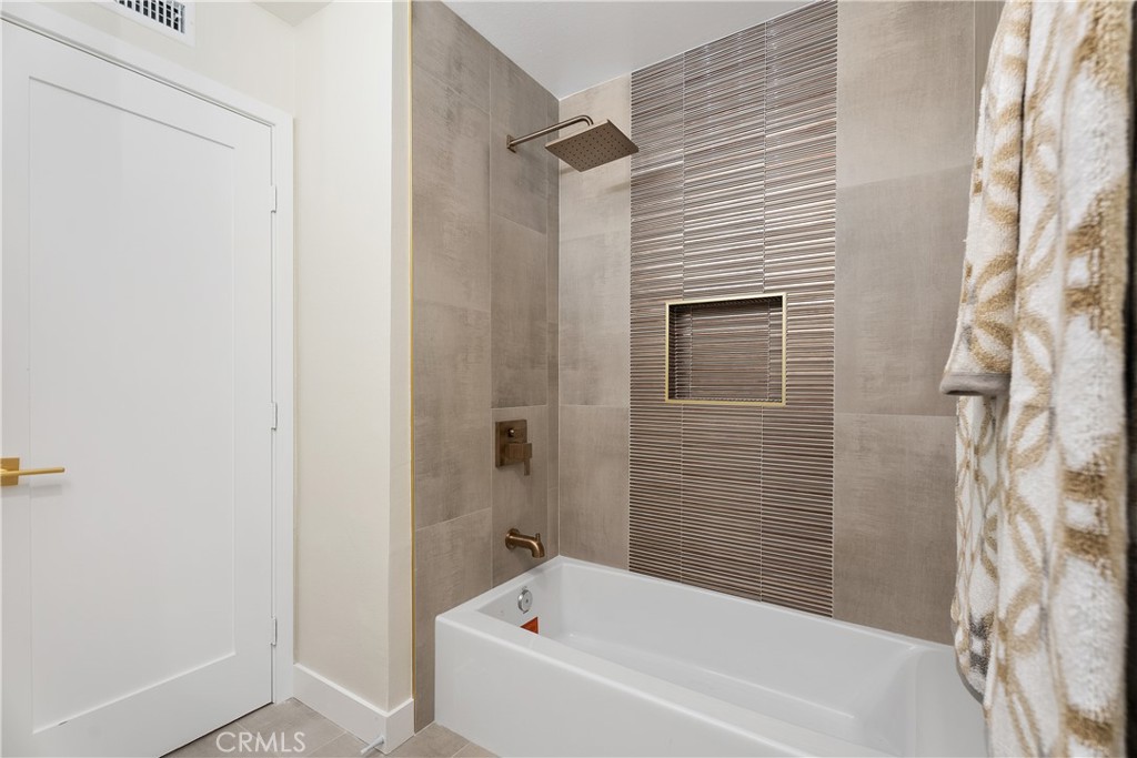 Foothill Townhomes (FHT) - Residential