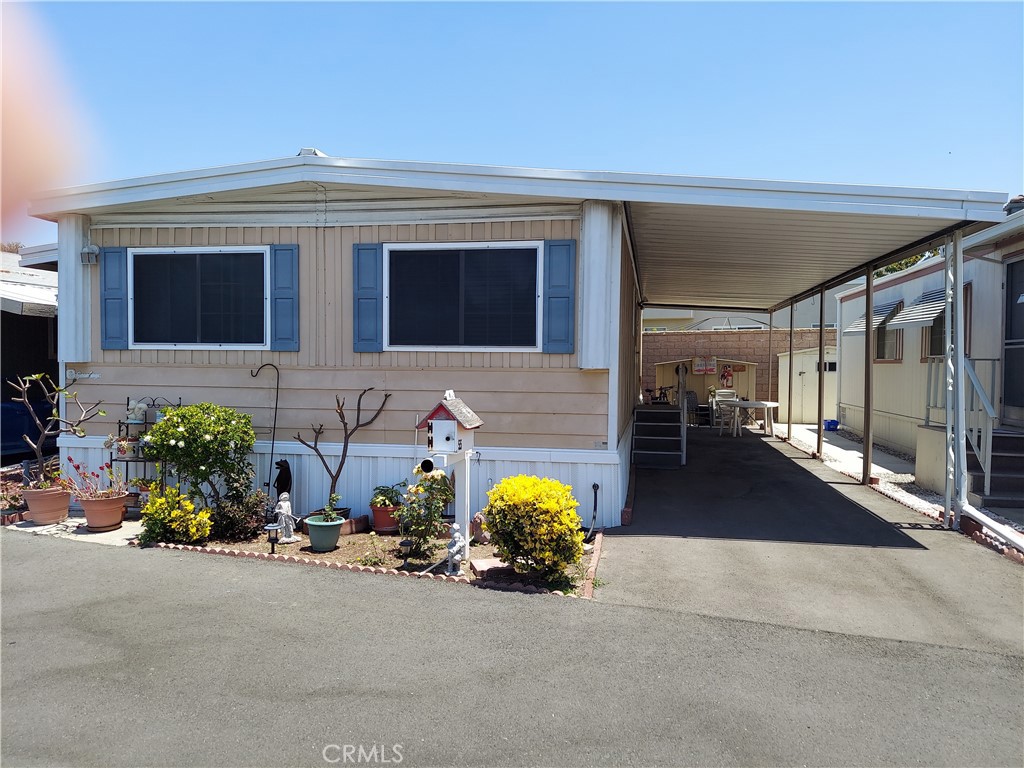 Sea Breeze Mobile Home Park 55+ in Surf City.
2 bedroom, 2 bath Gentry mobile home. Nice size living room, dining room with built in hutch, Kitchen has free standing stove.
Inside full laundry, master bedroom has 2 sliding mirrored closet doors with master bath. 2nd bedroom has has mirrored sliding closet doors.
Central Air conditioning a plus! Carport, also has a shed for storage.
Ammenties include community pool and clubhouse. Sea Breeze is close to stores, including Trader Joe's, banks, wetlands, approx. 1.5 mile to Bolsa Chica State beach. Low space rent $1115.00 monthly. Sea Breeze mobile home park with a lot of Heart!