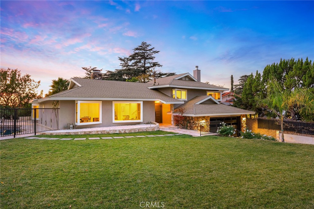 647 FOXBROOK Drive