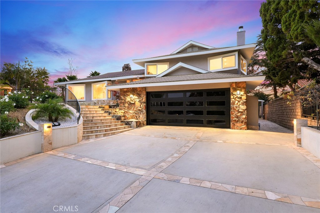 647 FOXBROOK Drive