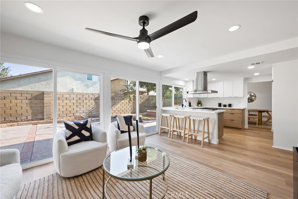 Photo 8 of 24 of 11221 Candor Street house