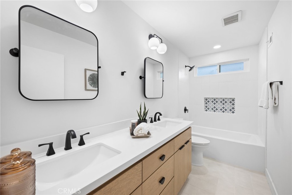 Photo 14 of 24 of 11221 Candor Street house