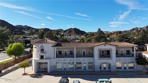 Photo of 31280 The Old Road, Castaic, CA 91384 (MLS # SR25015966)