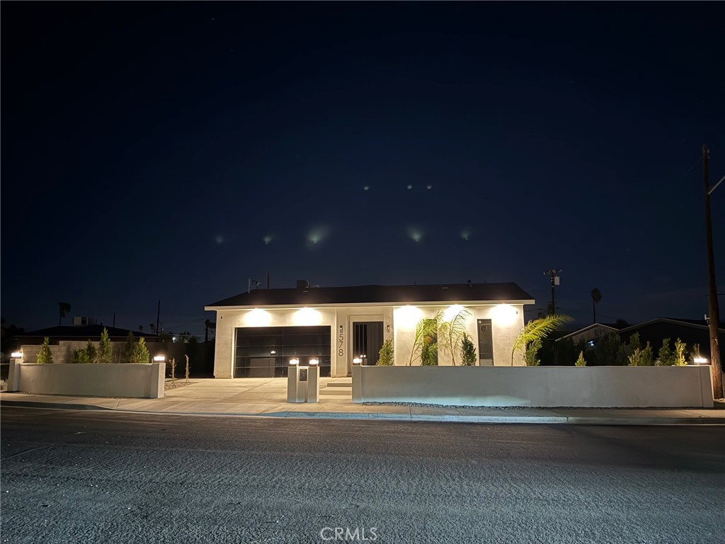 578 W AVENIDA CERCA