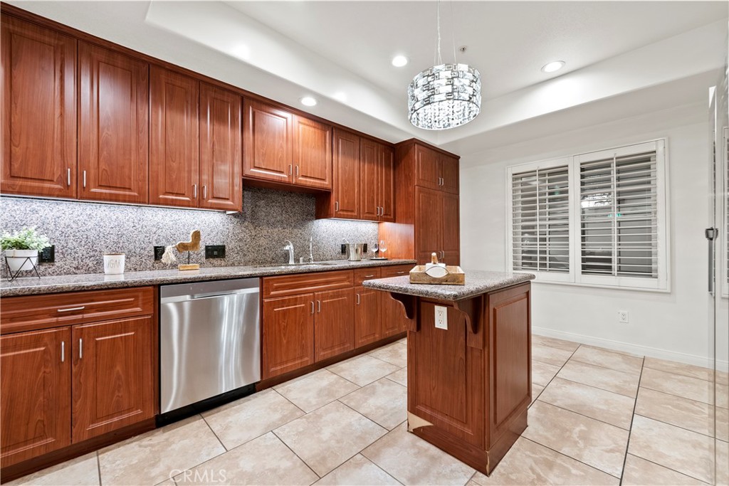Photo 16 of 46 of 851 N San Vicente Boulevard 311 condo