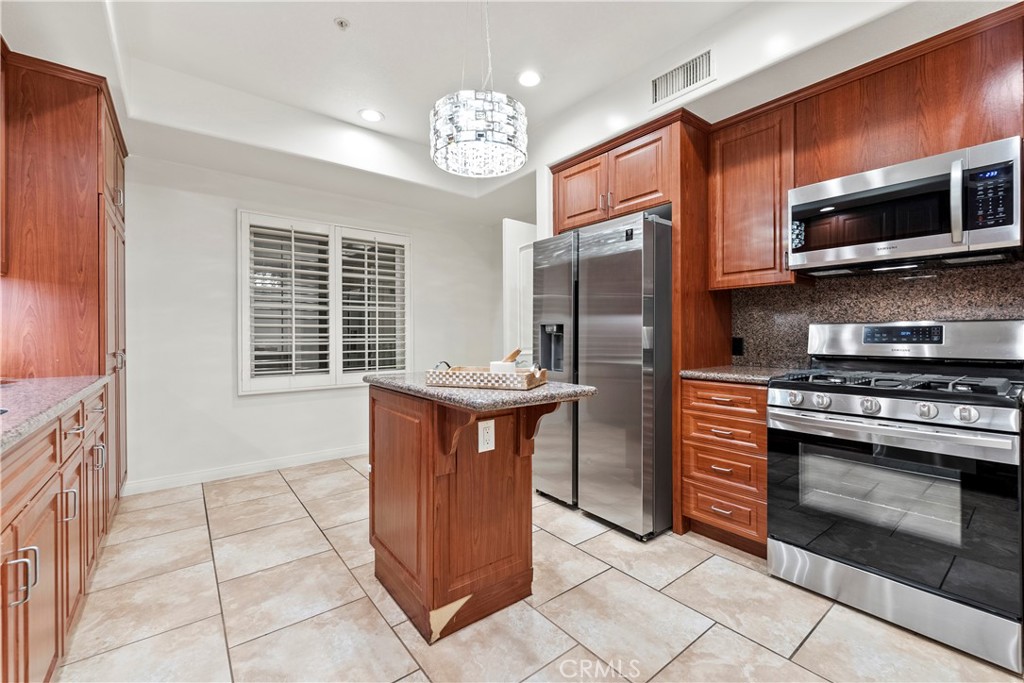 Photo 15 of 46 of 851 N San Vicente Boulevard 311 condo