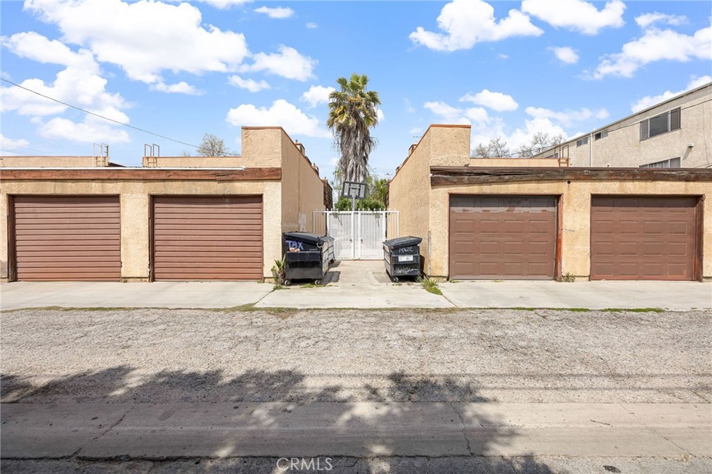 13838 Vanowen Street