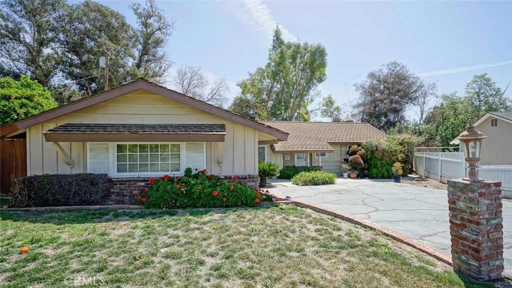 listing image 130722538413167904235