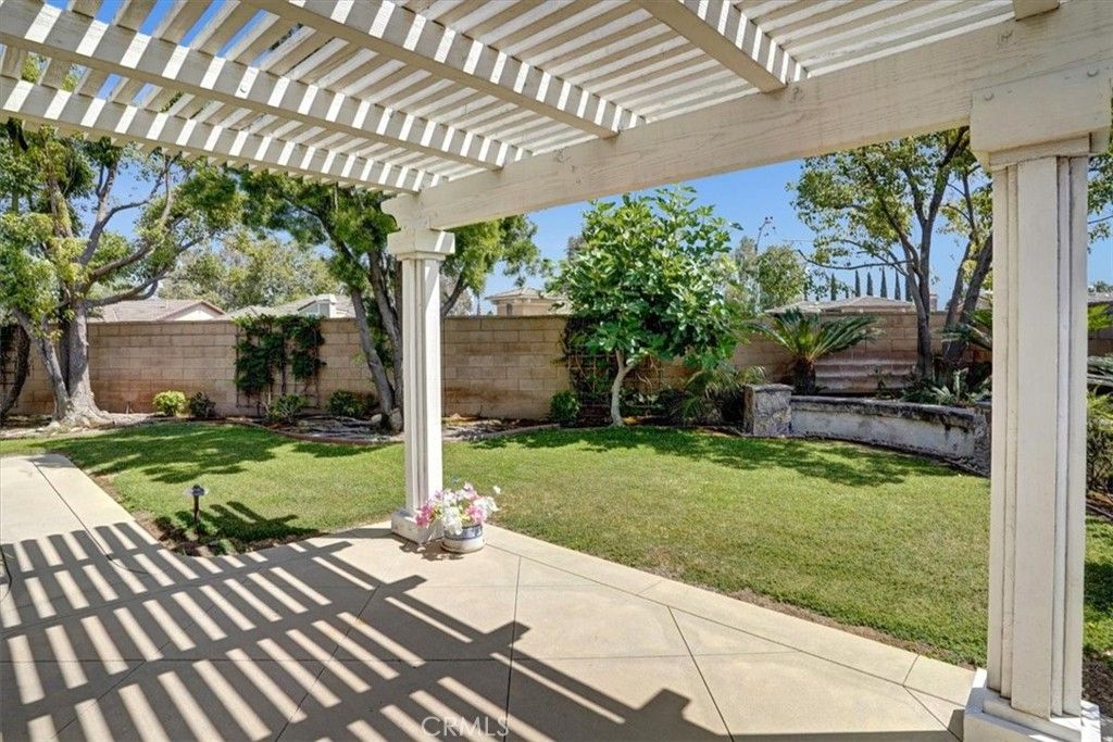 listing image 130721868510569801896