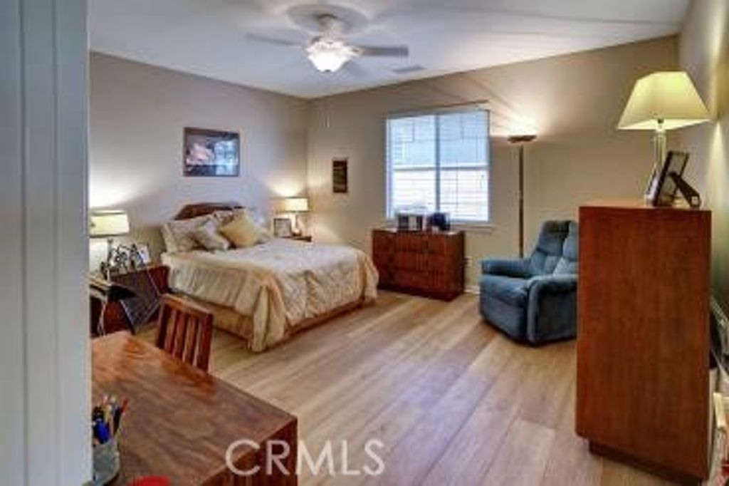 listing image 130728428076425185119