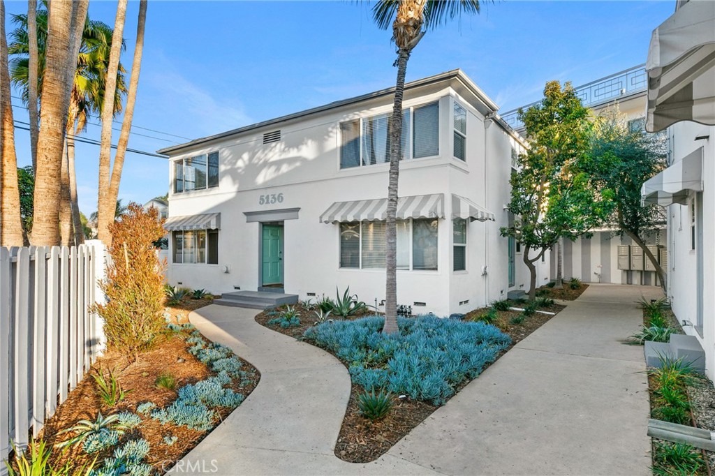 5120 E Livingston Drive