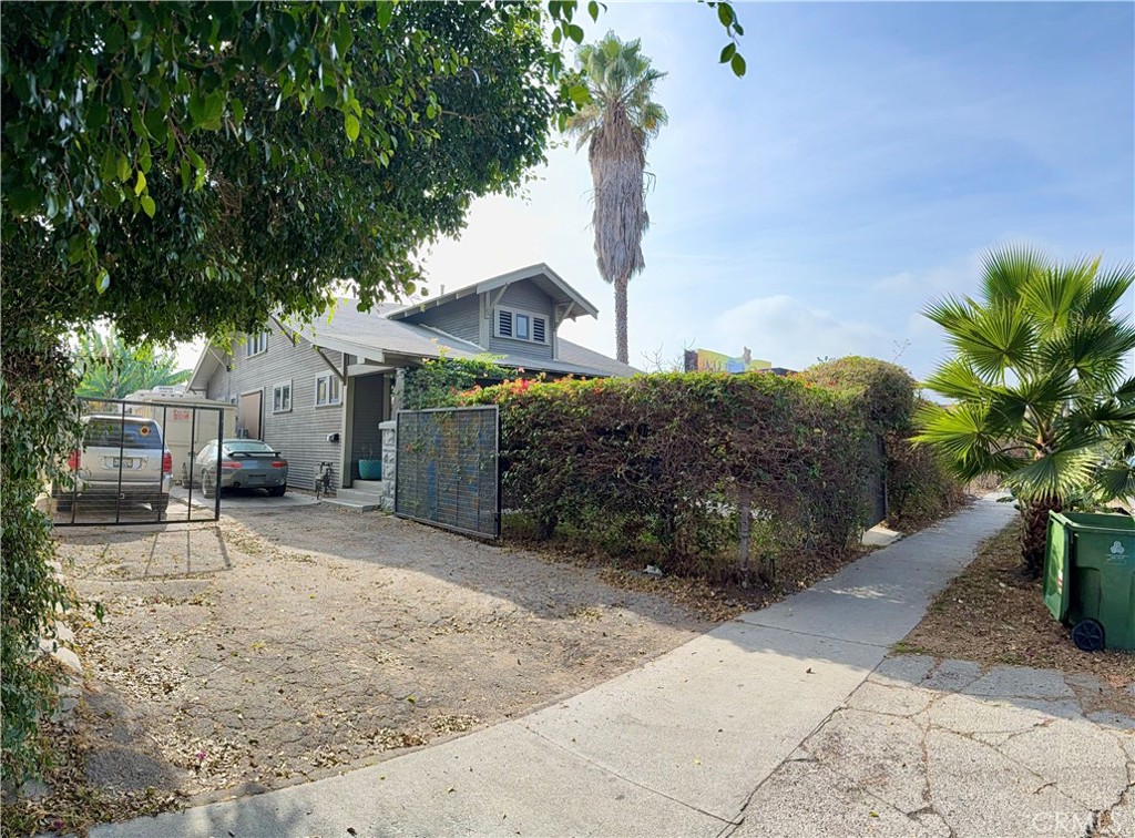 6132 Romaine Street