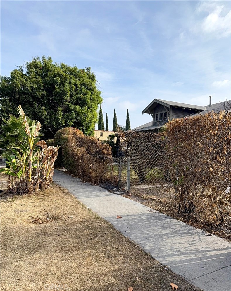 6132 Romaine Street