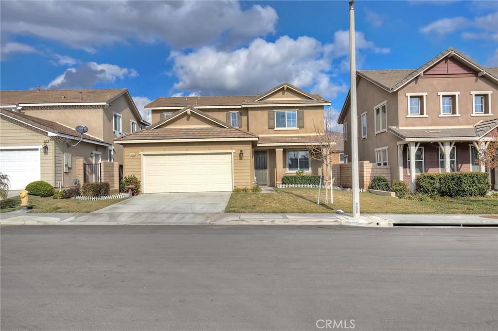 listing image 130722532223952933212
