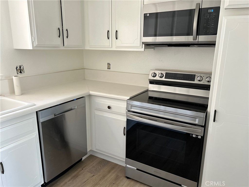 listing image 130726449731369757280