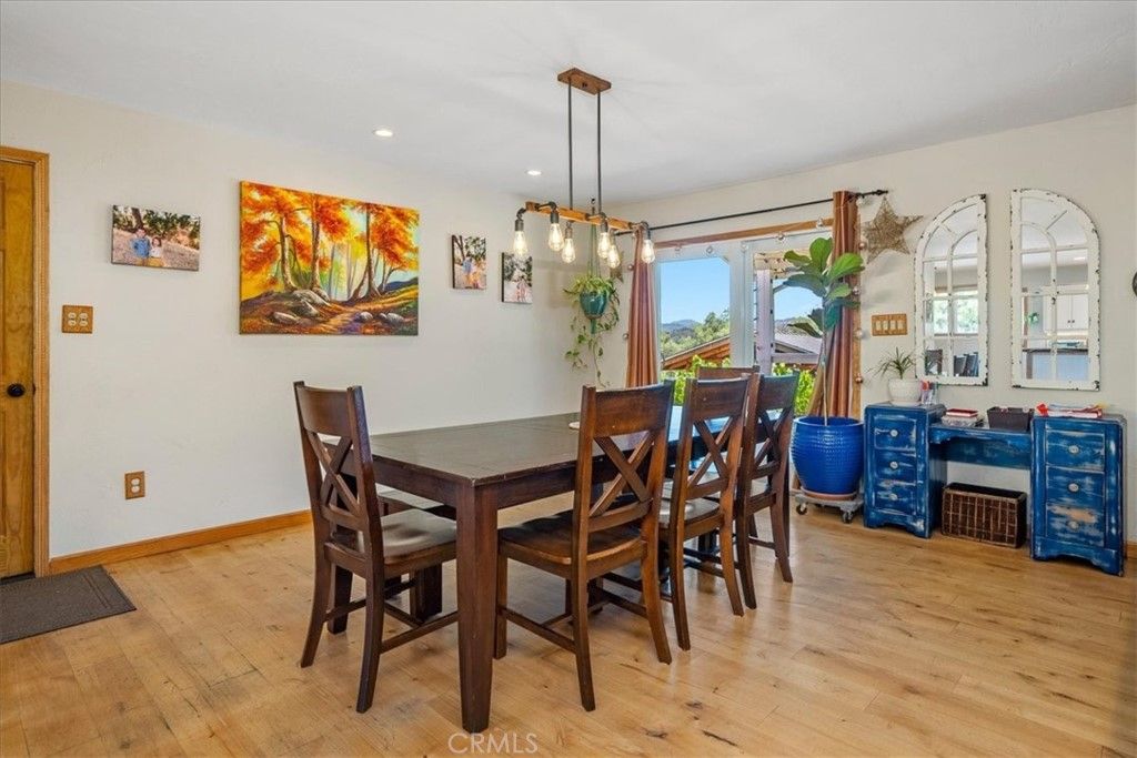 listing image 130723367302320450280