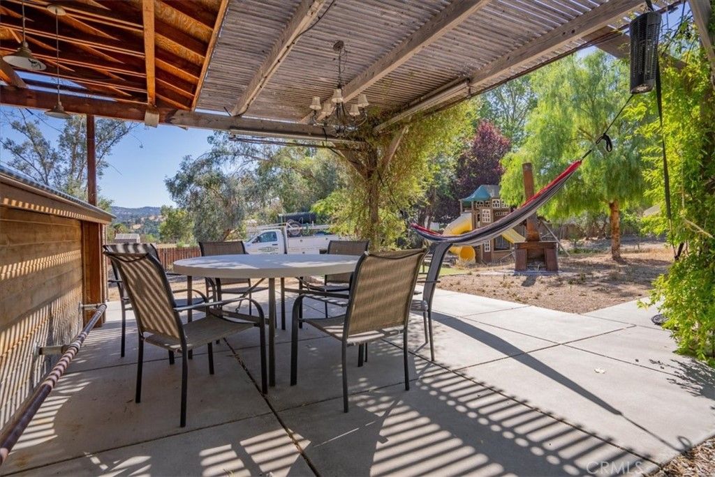 listing image 130725329456619576367