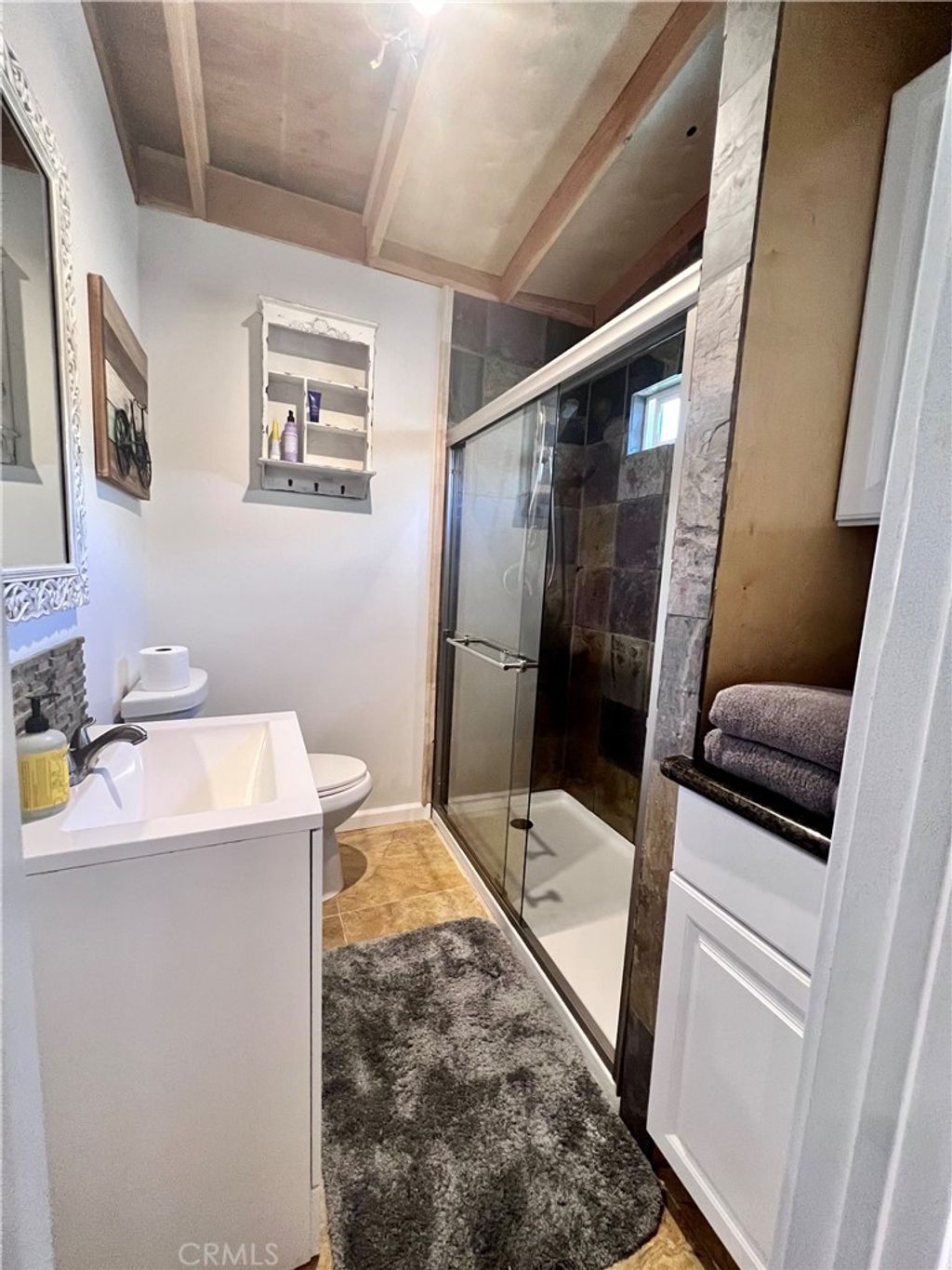 listing image 130728650373002248994